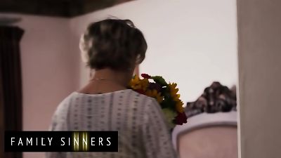 FAMILY SINNERS - naughty mommy Dee Williams demonstrates Her Stepson Robby Echo How To lick And shag A Real Woman's beaver