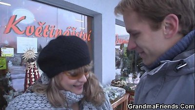 2 gawp pick up elderly and pound her hard